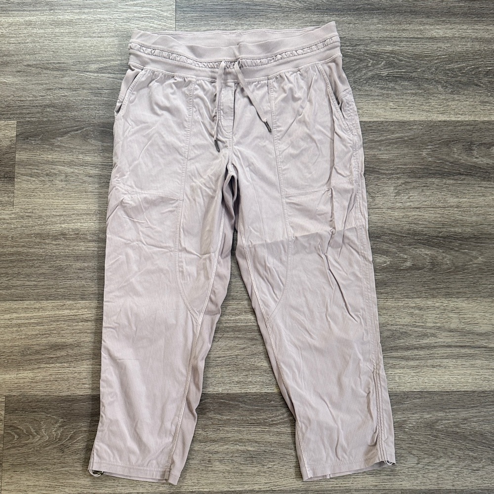 Lululemon Mauve Dance Studio 25” Cropped Pants size 10 Athletic High Rise Jogger
